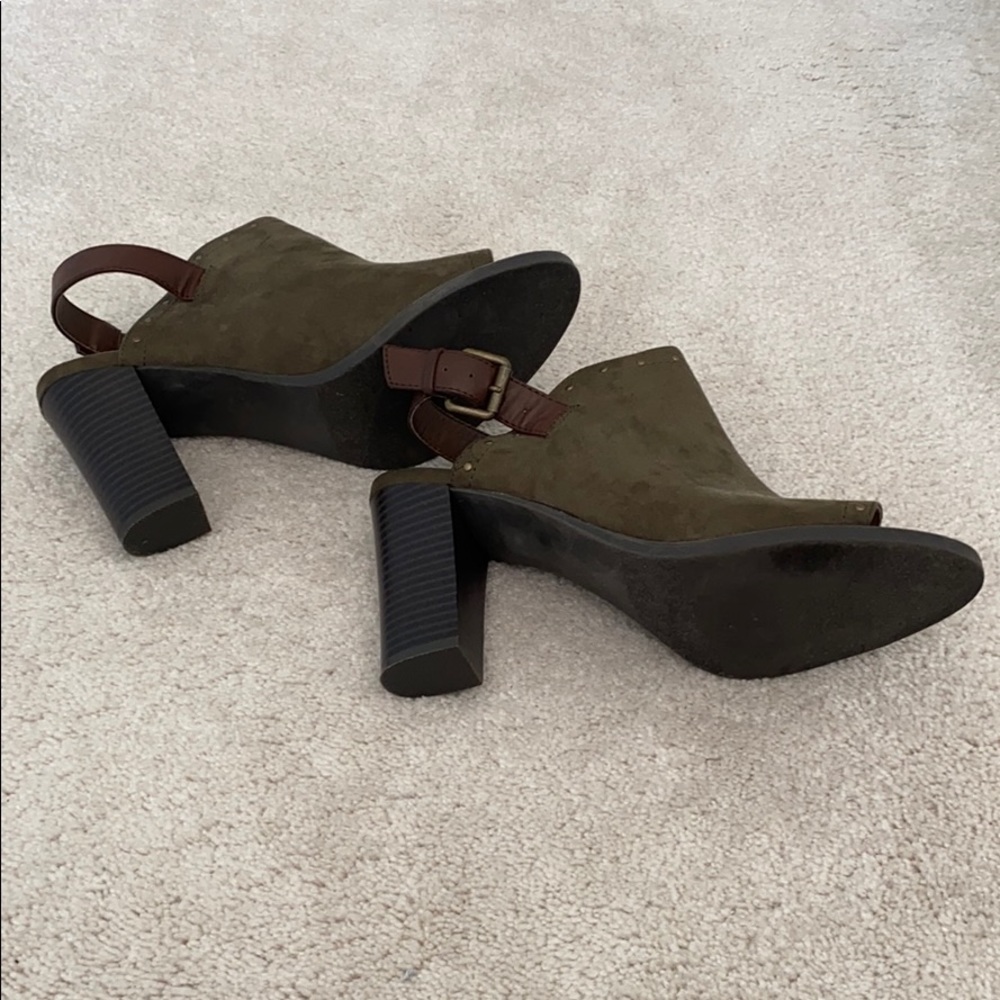 NWOT Report healed sandals - Picture 4 of 4
